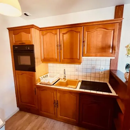 Warm Close To The Slopes And The Lake! Apartmán