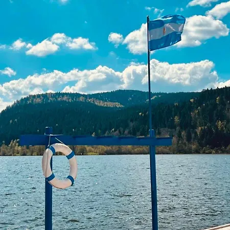 Warm Close To The Slopes And The Lake! *