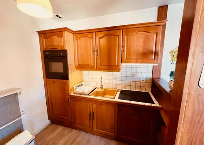 Warm Close To The Slopes And The Lake! Apartmán