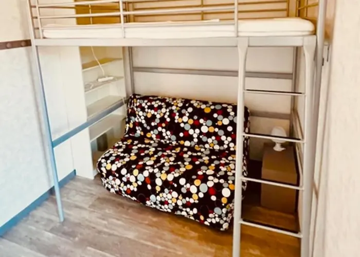 Warm Close To The Slopes And The Lake! *